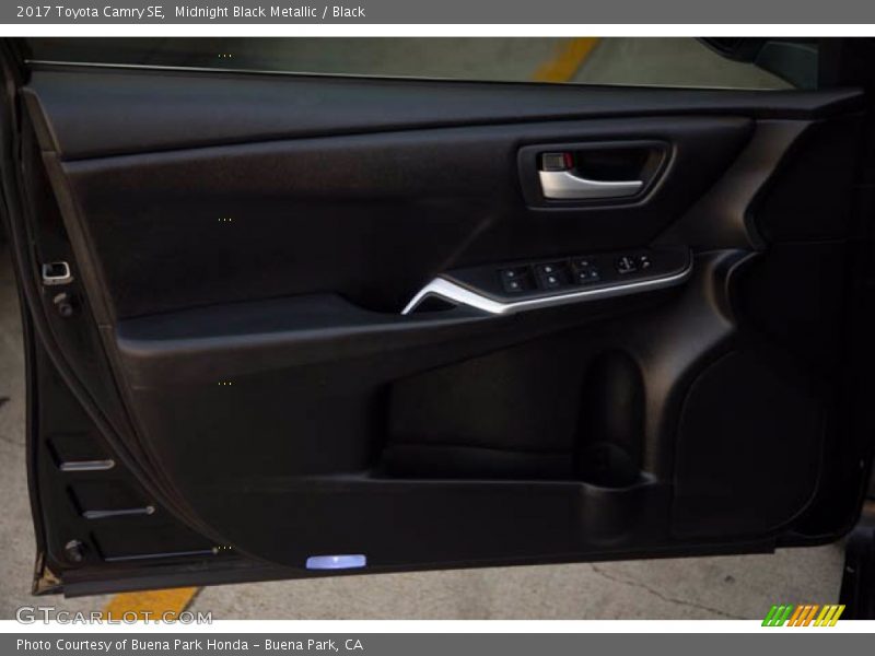 Midnight Black Metallic / Black 2017 Toyota Camry SE