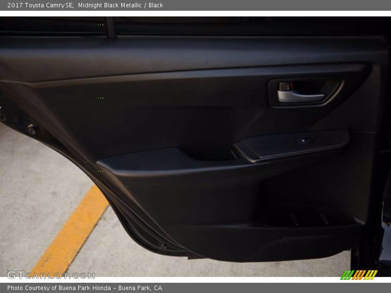 Midnight Black Metallic / Black 2017 Toyota Camry SE
