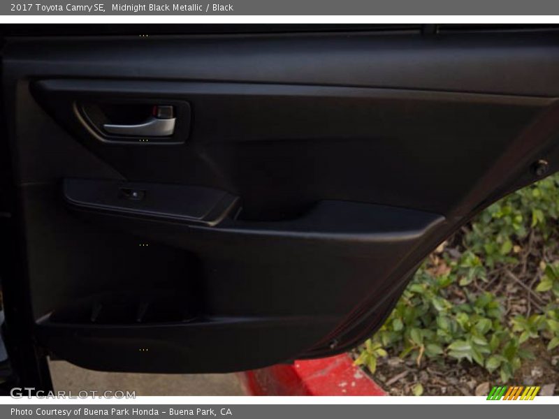 Midnight Black Metallic / Black 2017 Toyota Camry SE