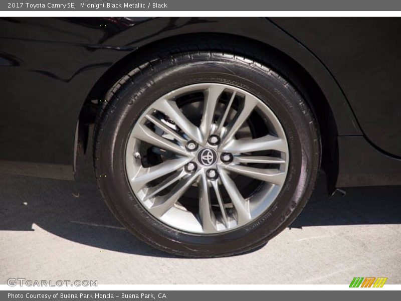Midnight Black Metallic / Black 2017 Toyota Camry SE