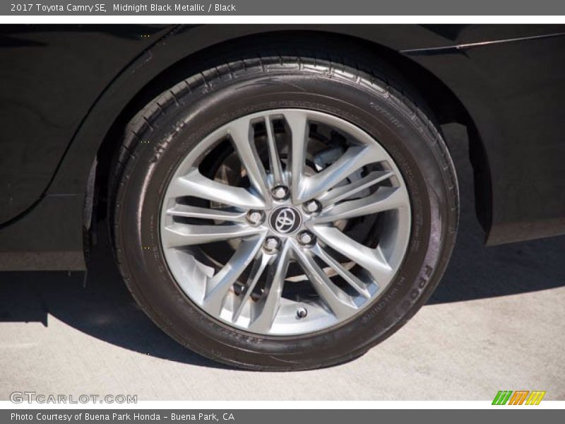 Midnight Black Metallic / Black 2017 Toyota Camry SE