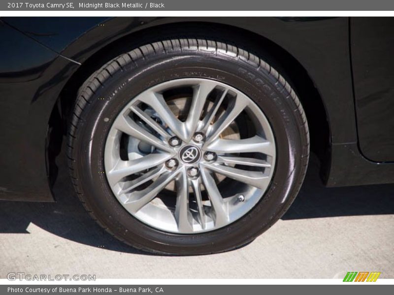 Midnight Black Metallic / Black 2017 Toyota Camry SE