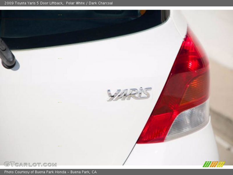 Polar White / Dark Charcoal 2009 Toyota Yaris 5 Door Liftback