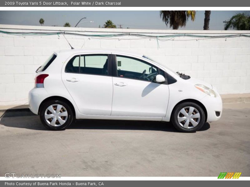 Polar White / Dark Charcoal 2009 Toyota Yaris 5 Door Liftback