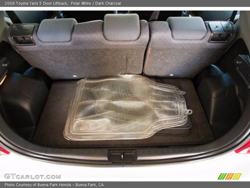 Polar White / Dark Charcoal 2009 Toyota Yaris 5 Door Liftback