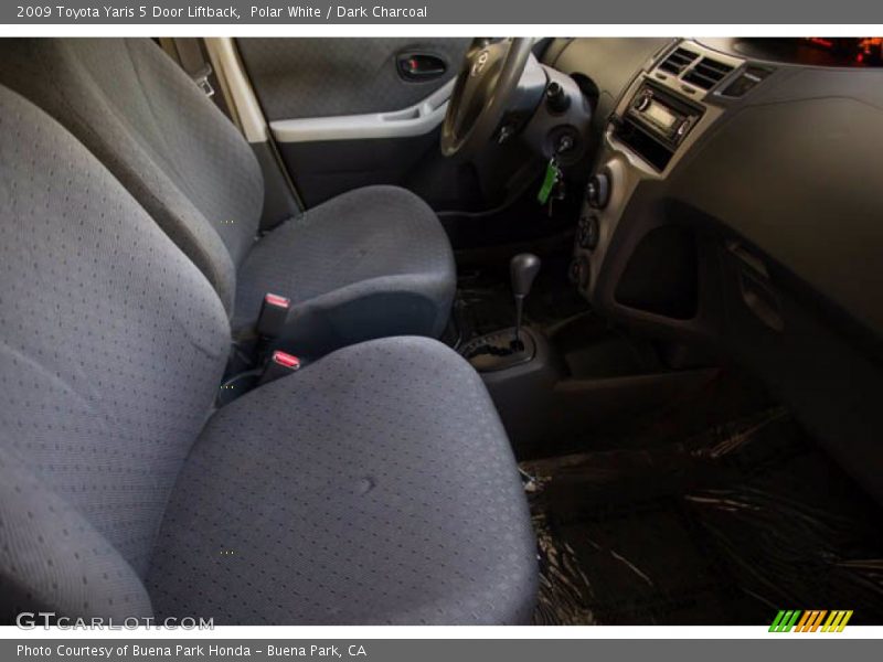 Polar White / Dark Charcoal 2009 Toyota Yaris 5 Door Liftback