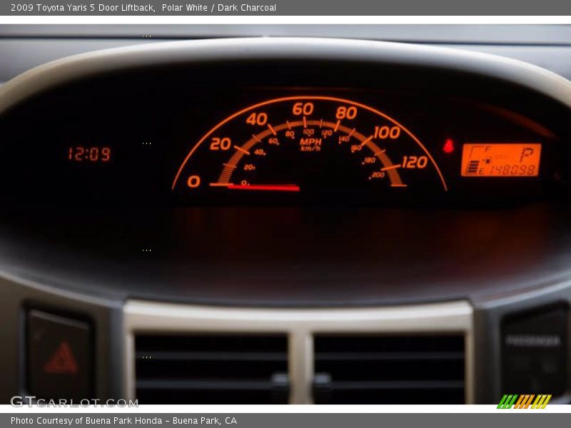 Polar White / Dark Charcoal 2009 Toyota Yaris 5 Door Liftback