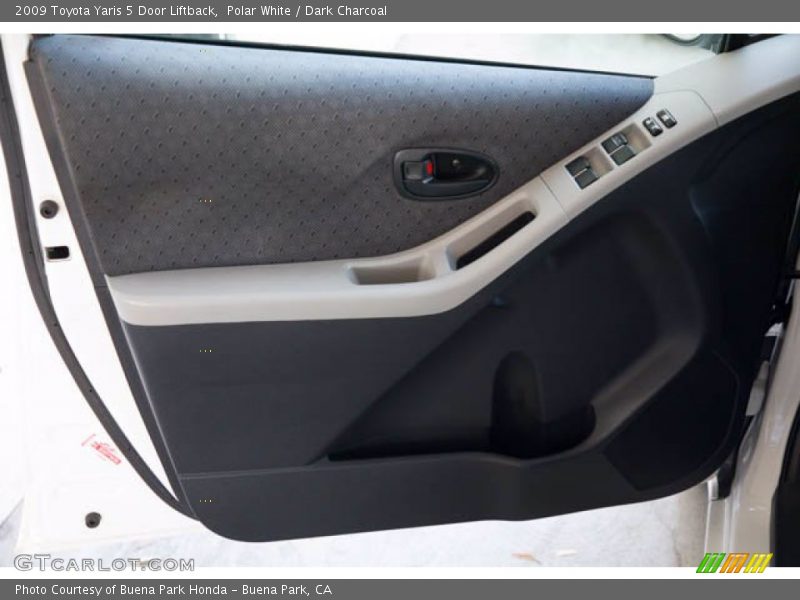 Polar White / Dark Charcoal 2009 Toyota Yaris 5 Door Liftback