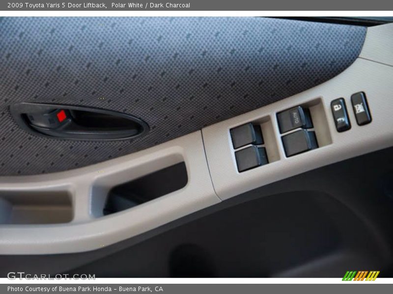 Polar White / Dark Charcoal 2009 Toyota Yaris 5 Door Liftback