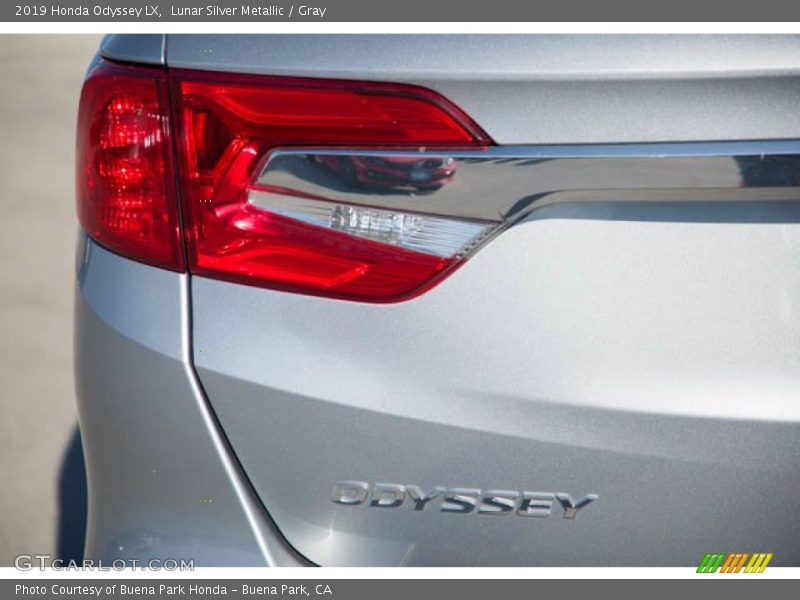Lunar Silver Metallic / Gray 2019 Honda Odyssey LX