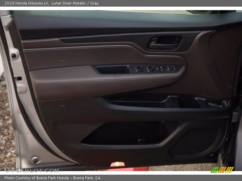 Lunar Silver Metallic / Gray 2019 Honda Odyssey LX