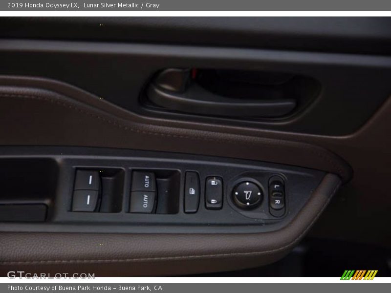 Lunar Silver Metallic / Gray 2019 Honda Odyssey LX