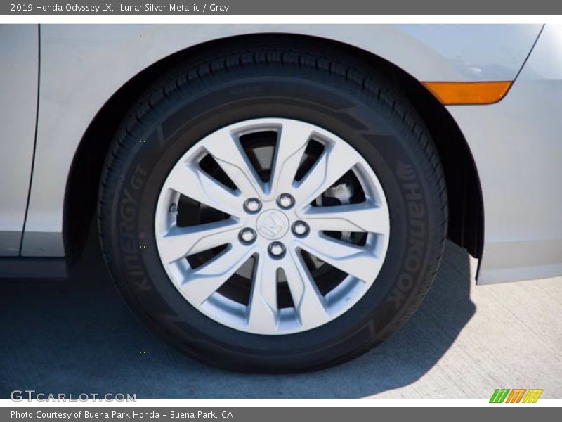 Lunar Silver Metallic / Gray 2019 Honda Odyssey LX