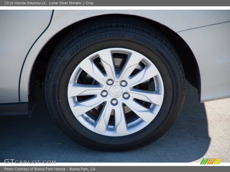 Lunar Silver Metallic / Gray 2019 Honda Odyssey LX