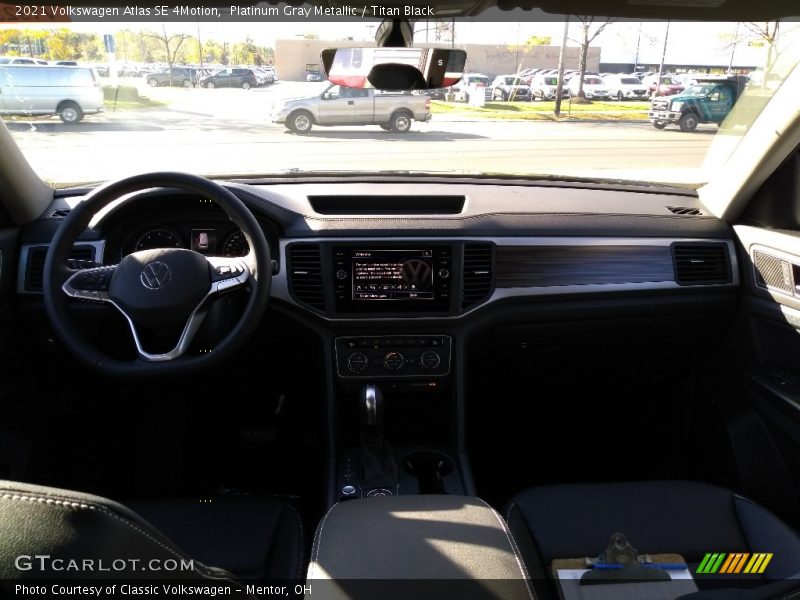 Platinum Gray Metallic / Titan Black 2021 Volkswagen Atlas SE 4Motion