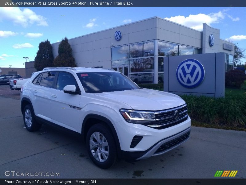 Pure White / Titan Black 2020 Volkswagen Atlas Cross Sport S 4Motion
