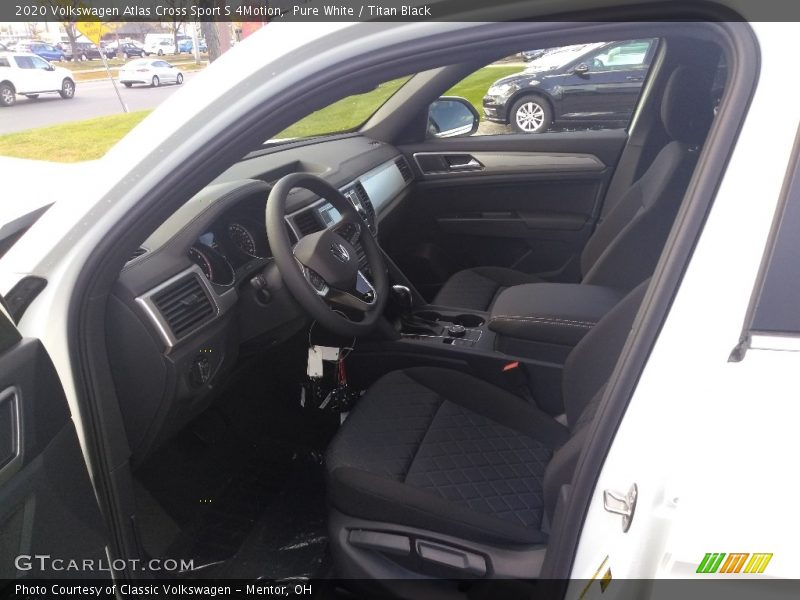 Pure White / Titan Black 2020 Volkswagen Atlas Cross Sport S 4Motion