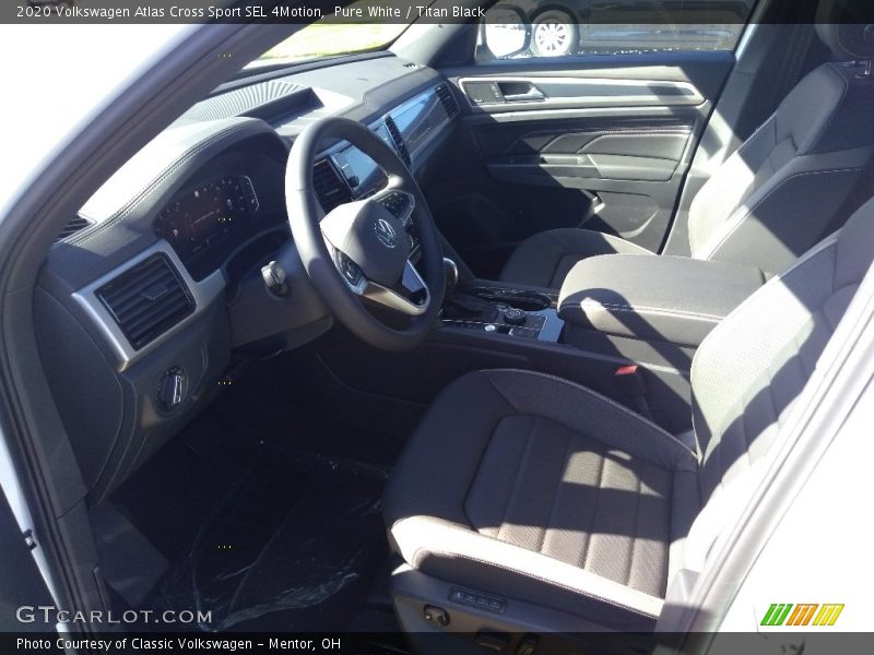 Pure White / Titan Black 2020 Volkswagen Atlas Cross Sport SEL 4Motion