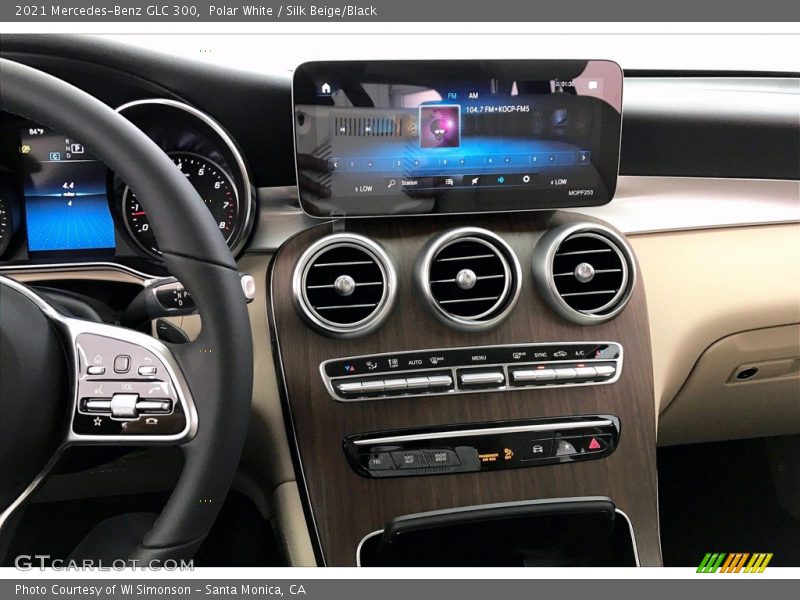 Polar White / Silk Beige/Black 2021 Mercedes-Benz GLC 300