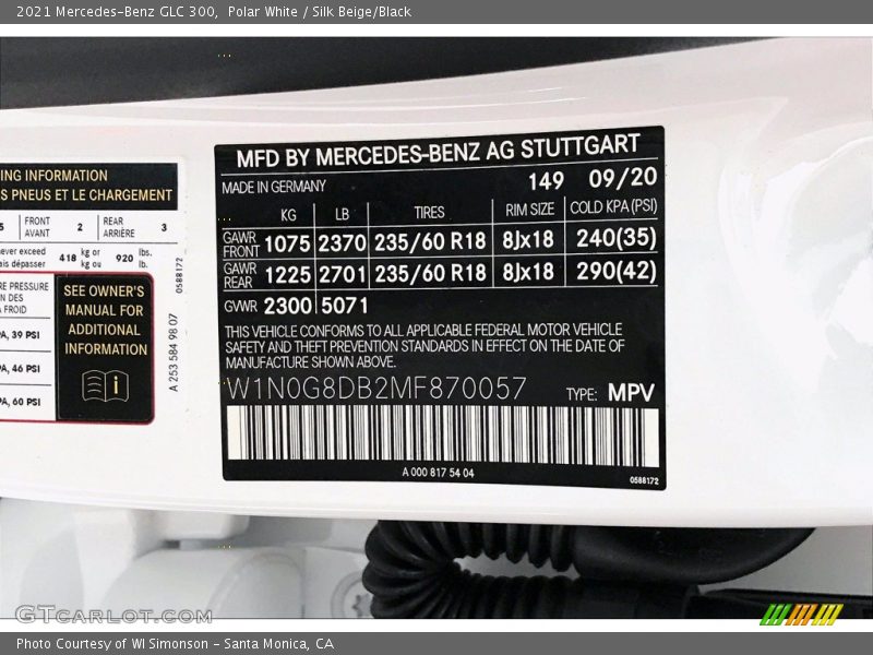 Polar White / Silk Beige/Black 2021 Mercedes-Benz GLC 300