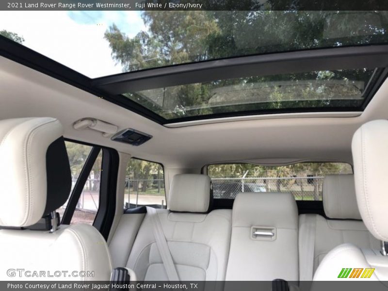 Sunroof of 2021 Range Rover Westminster