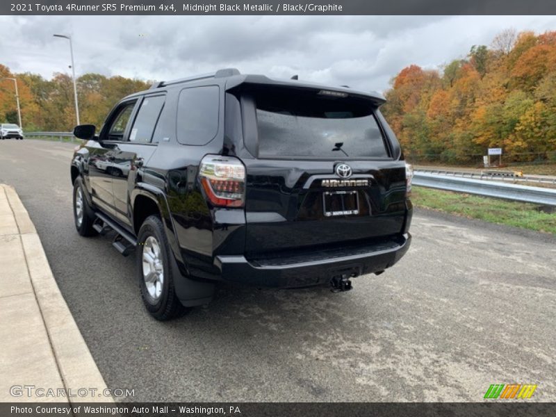 Midnight Black Metallic / Black/Graphite 2021 Toyota 4Runner SR5 Premium 4x4