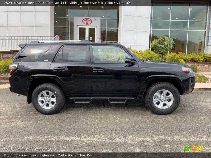 Midnight Black Metallic / Black/Graphite 2021 Toyota 4Runner SR5 Premium 4x4