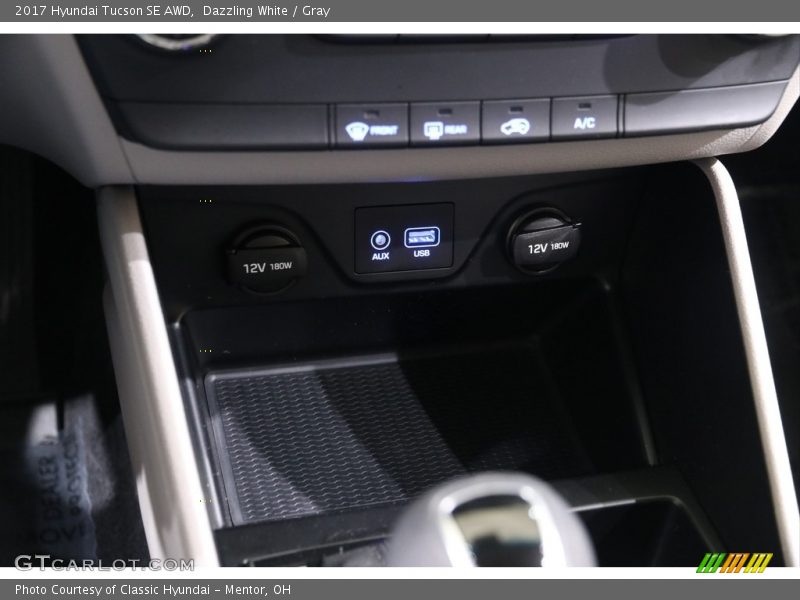 Dazzling White / Gray 2017 Hyundai Tucson SE AWD