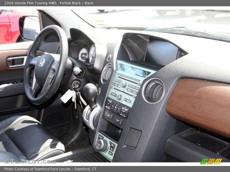Formal Black / Black 2009 Honda Pilot Touring 4WD