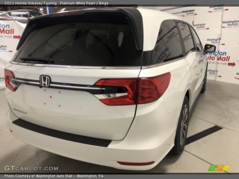 Platinum White Pearl / Beige 2021 Honda Odyssey Touring