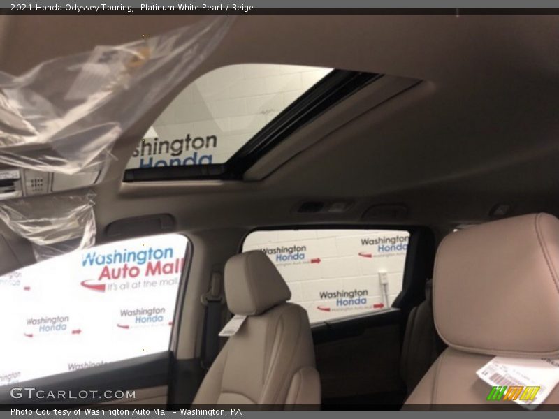 Platinum White Pearl / Beige 2021 Honda Odyssey Touring