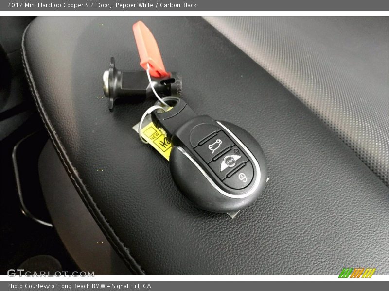 Pepper White / Carbon Black 2017 Mini Hardtop Cooper S 2 Door