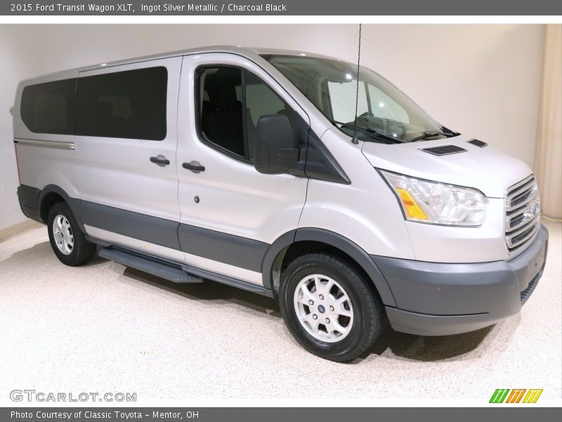 Front 3/4 View of 2015 Transit Wagon XLT