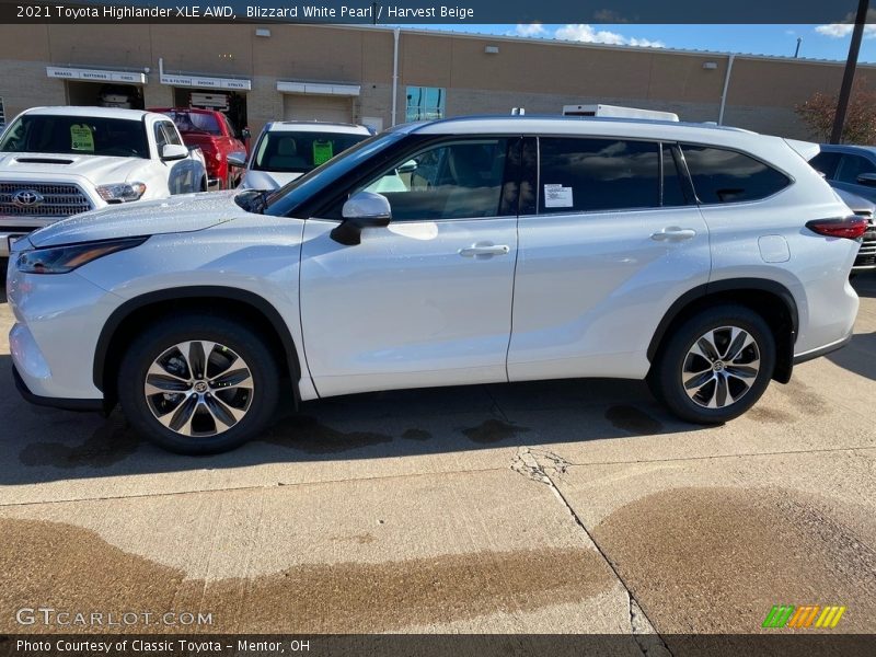 Blizzard White Pearl / Harvest Beige 2021 Toyota Highlander XLE AWD
