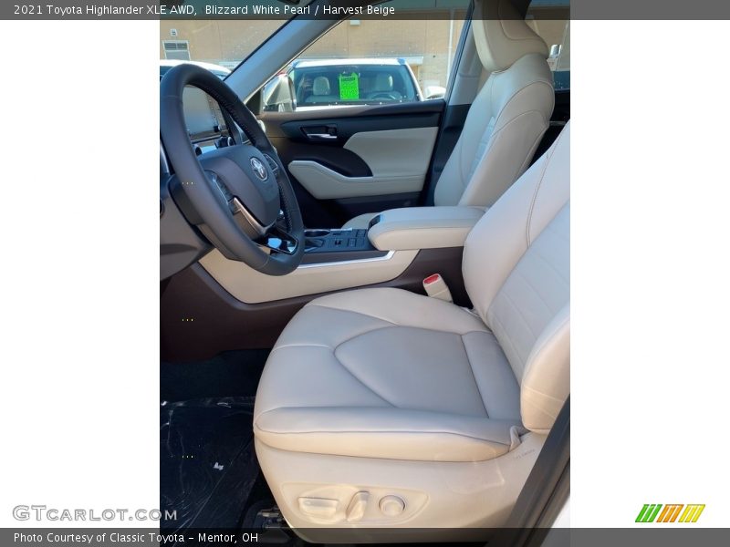Blizzard White Pearl / Harvest Beige 2021 Toyota Highlander XLE AWD