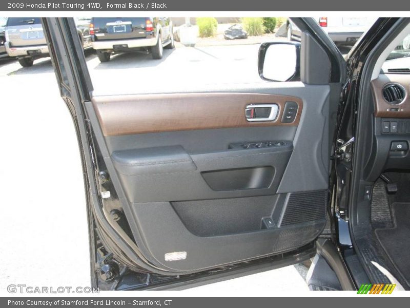 Formal Black / Black 2009 Honda Pilot Touring 4WD