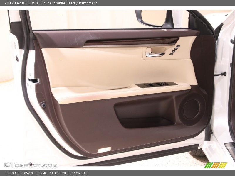 Eminent White Pearl / Parchment 2017 Lexus ES 350