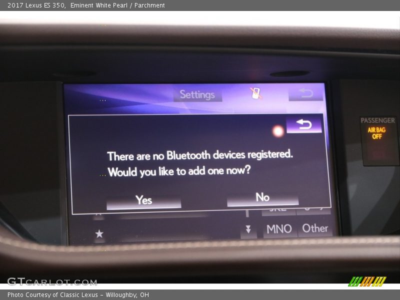 Eminent White Pearl / Parchment 2017 Lexus ES 350