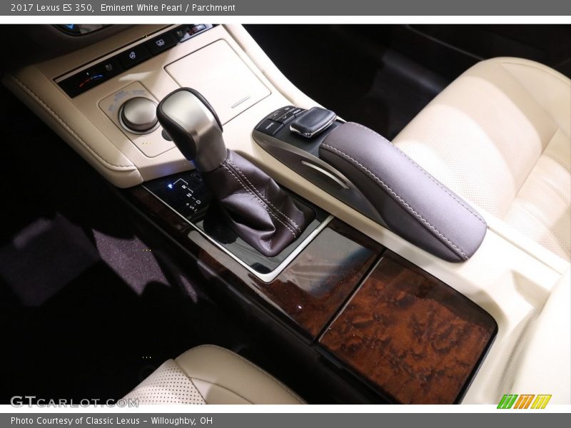 Eminent White Pearl / Parchment 2017 Lexus ES 350