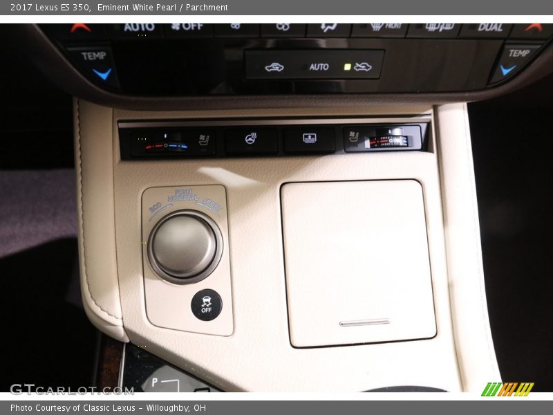 Eminent White Pearl / Parchment 2017 Lexus ES 350