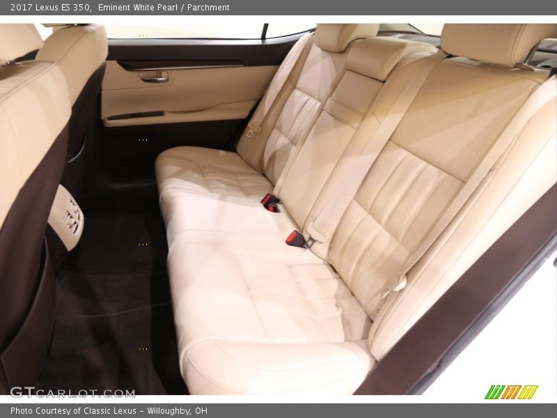 Eminent White Pearl / Parchment 2017 Lexus ES 350