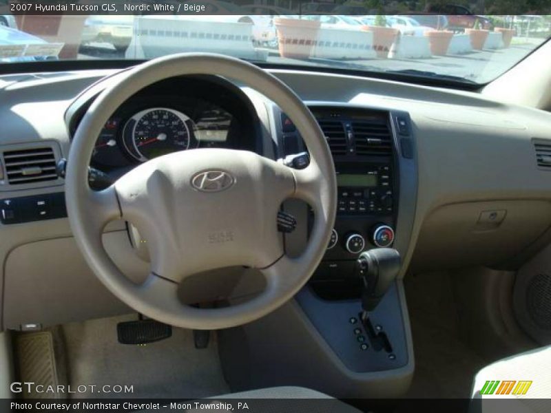 Nordic White / Beige 2007 Hyundai Tucson GLS