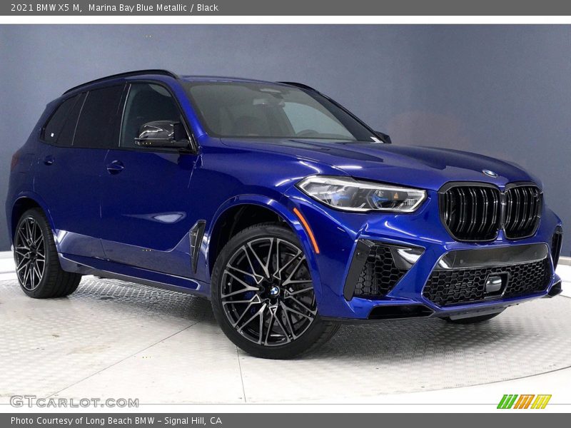 Front 3/4 View of 2021 X5 M 