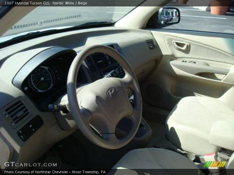 Nordic White / Beige 2007 Hyundai Tucson GLS