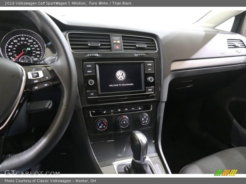 Pure White / Titan Black 2019 Volkswagen Golf SportWagen S 4Motion