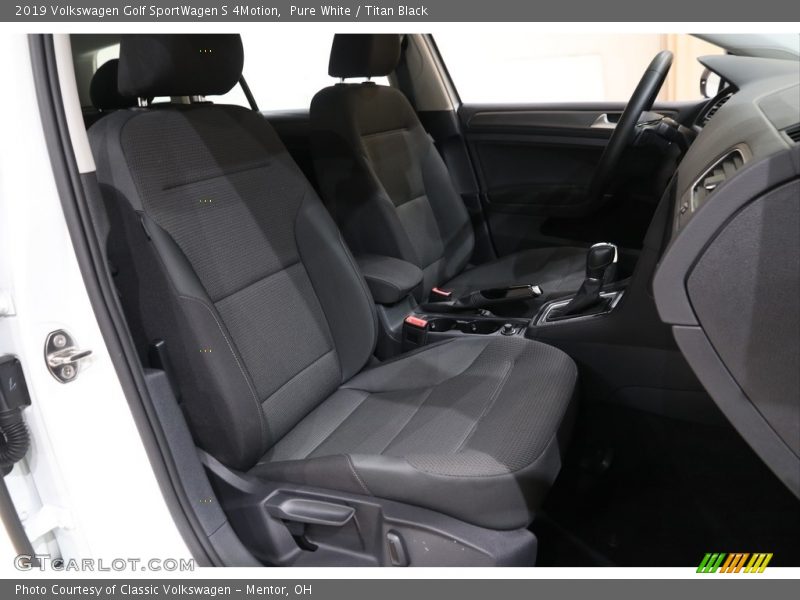 Pure White / Titan Black 2019 Volkswagen Golf SportWagen S 4Motion