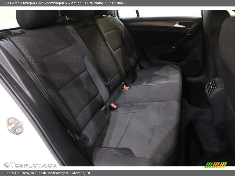 Pure White / Titan Black 2019 Volkswagen Golf SportWagen S 4Motion