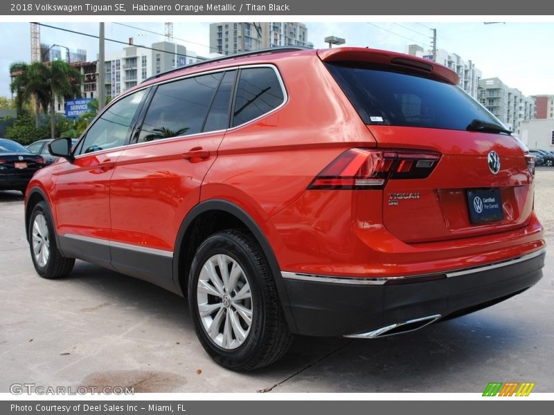 Habanero Orange Metallic / Titan Black 2018 Volkswagen Tiguan SE