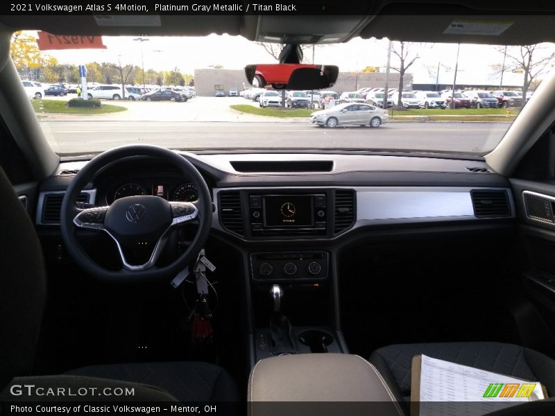 Platinum Gray Metallic / Titan Black 2021 Volkswagen Atlas S 4Motion