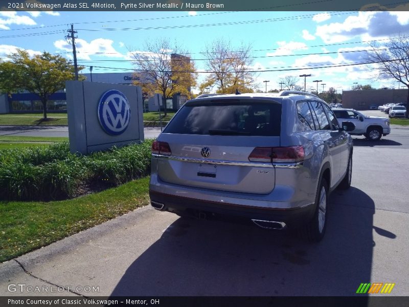 Pyrite Silver Metallic / Mauro Brown 2021 Volkswagen Atlas SEL 4Motion